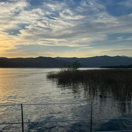 Sopra L'acqua - Houseboat 보트호텔