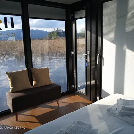 Sopra L'acqua - Houseboat 보트호텔 *