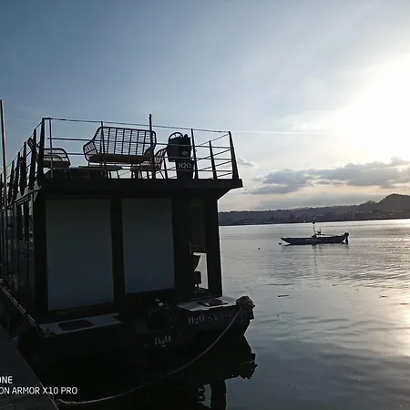 Sopra L'acqua - Houseboat