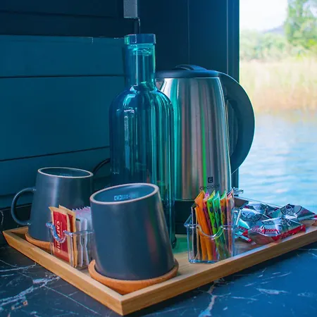 Botel Sopra L'acqua - Houseboat Angera